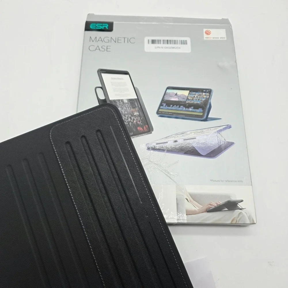 ESR Magnetic Case iPad Pro 11 M5 2025 M4 2024 Multi-Angle Stand Black